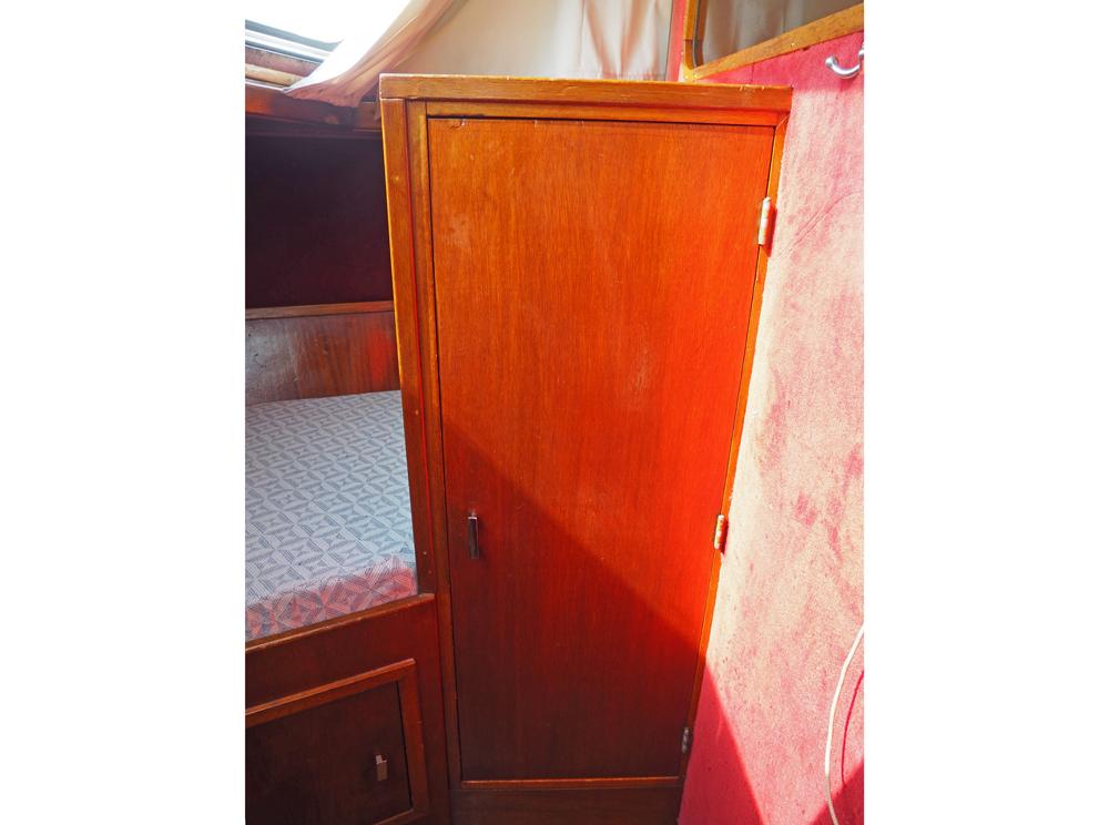 Cabin en avant, H&eacute;bergements